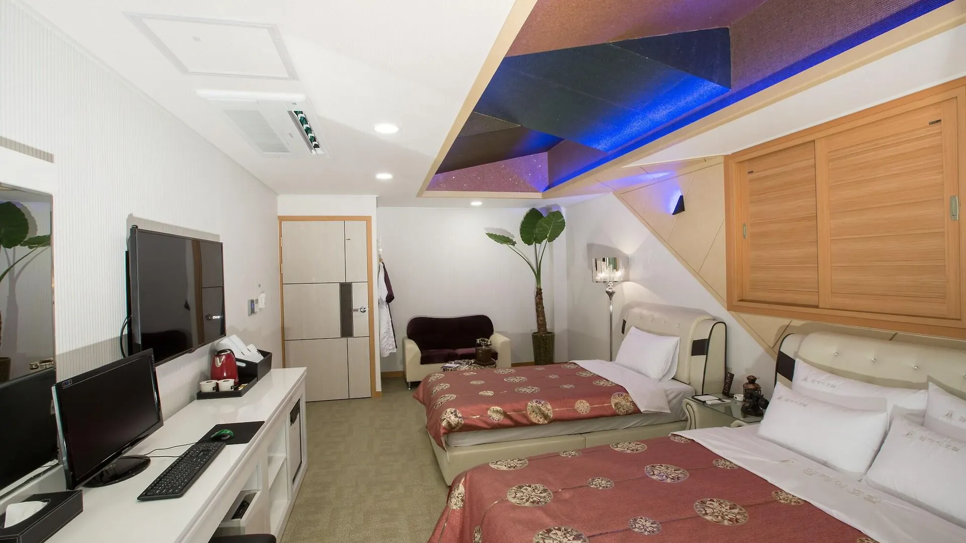 Mj Hotel Jeju 3*,